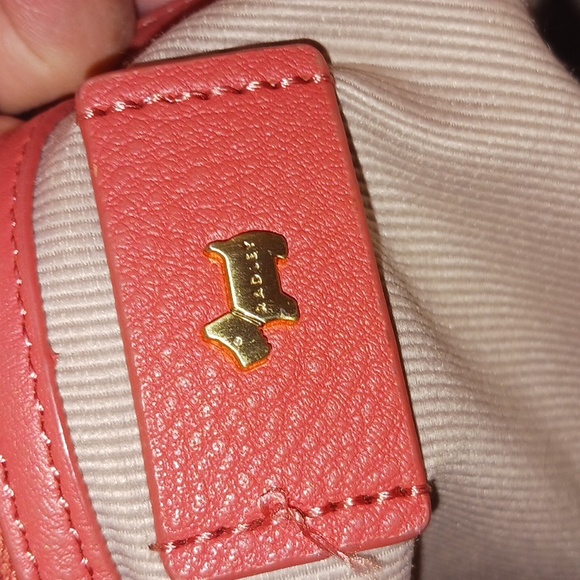 Handbag - Picture 9 of 10